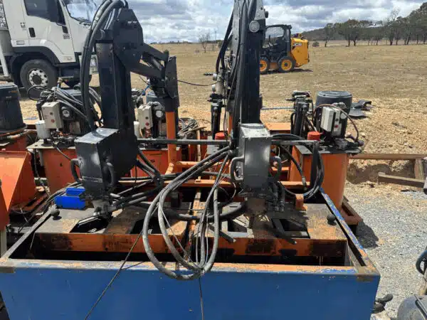 CME twin robot arm hydraulic / air operated bit grinders